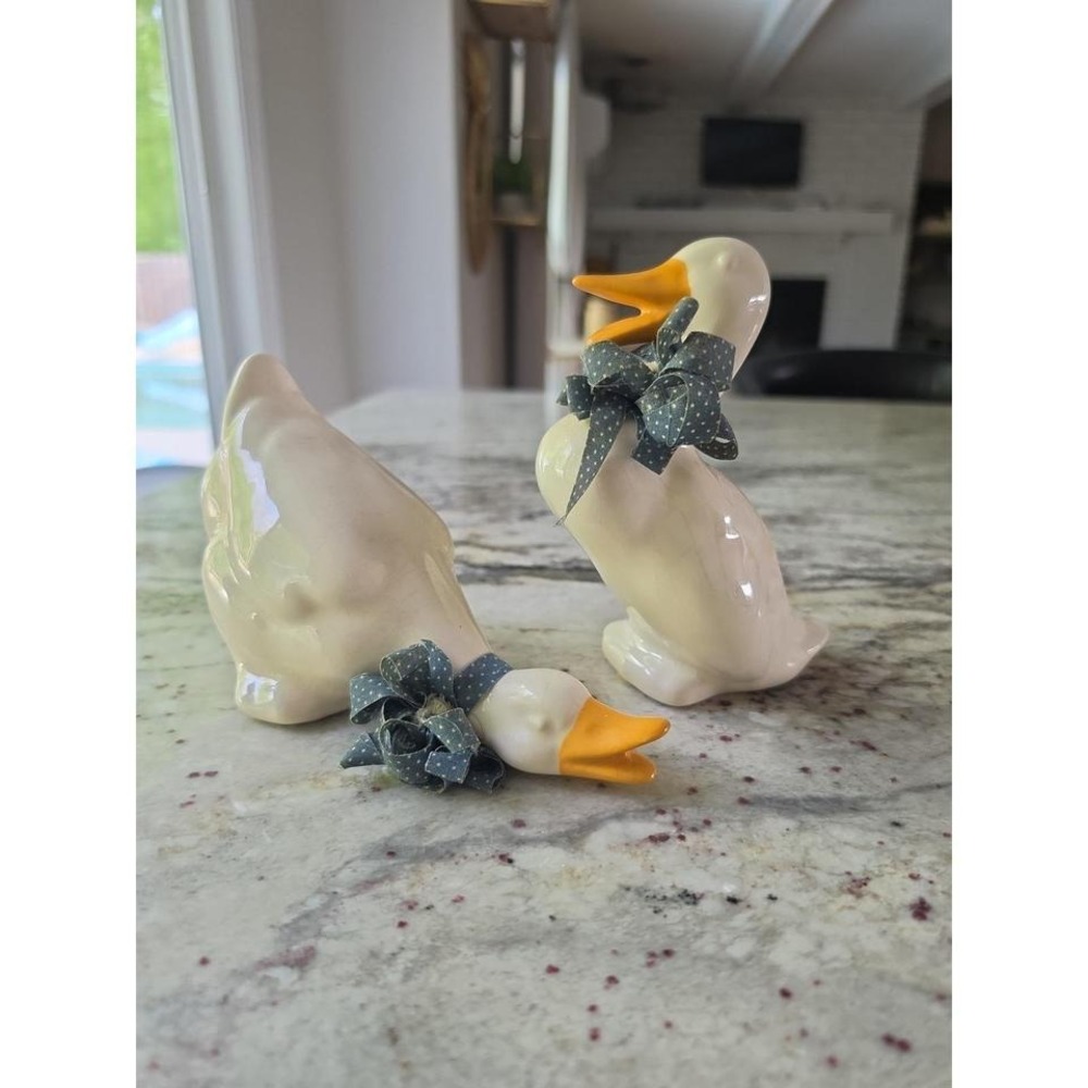 Vintage 1985 Scioto Ceramics Ducks Set Of 2 great condition farm country ducks .